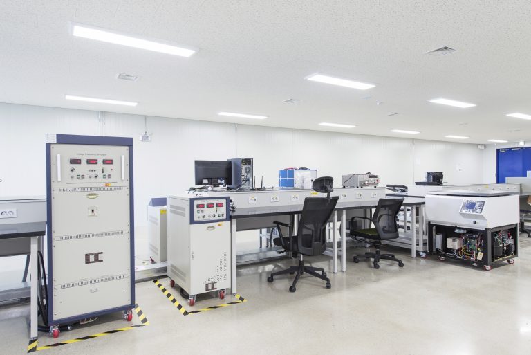 Badania urządzeń elektrycznych i elektronicznych